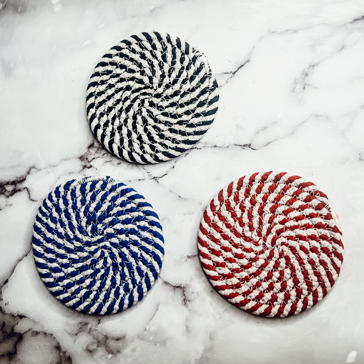 Dessous de Verre Tressés Bleus pour les Fêtes, Lot de 4, à Rayures Canne à Sucre, Protections de Table, Tapis Absorbants pour Boissons