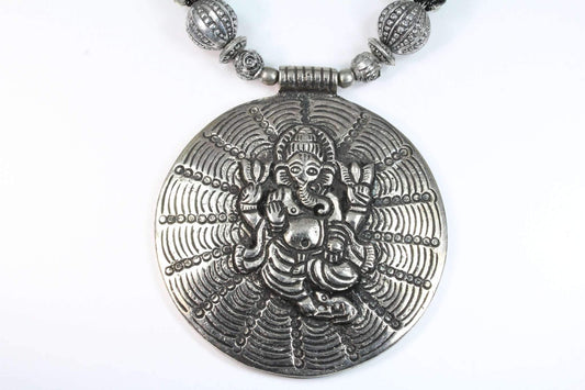 Ganesha Cosmos Handgefertigte Spirituelle Statement-Halskette