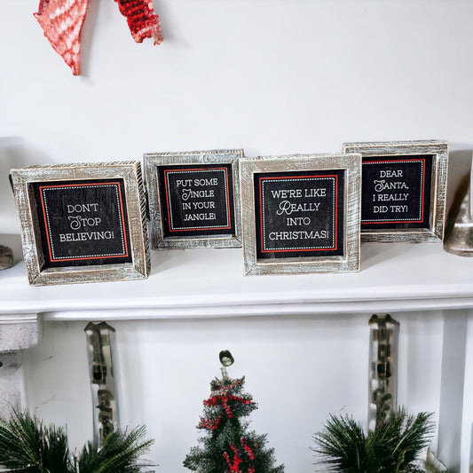 Weihnachtsschild aus Holz im Stil einer schwarzen Kreidetafel, rustikal gerahmt, Wanddekoration für die Feiertage, 4er-Set