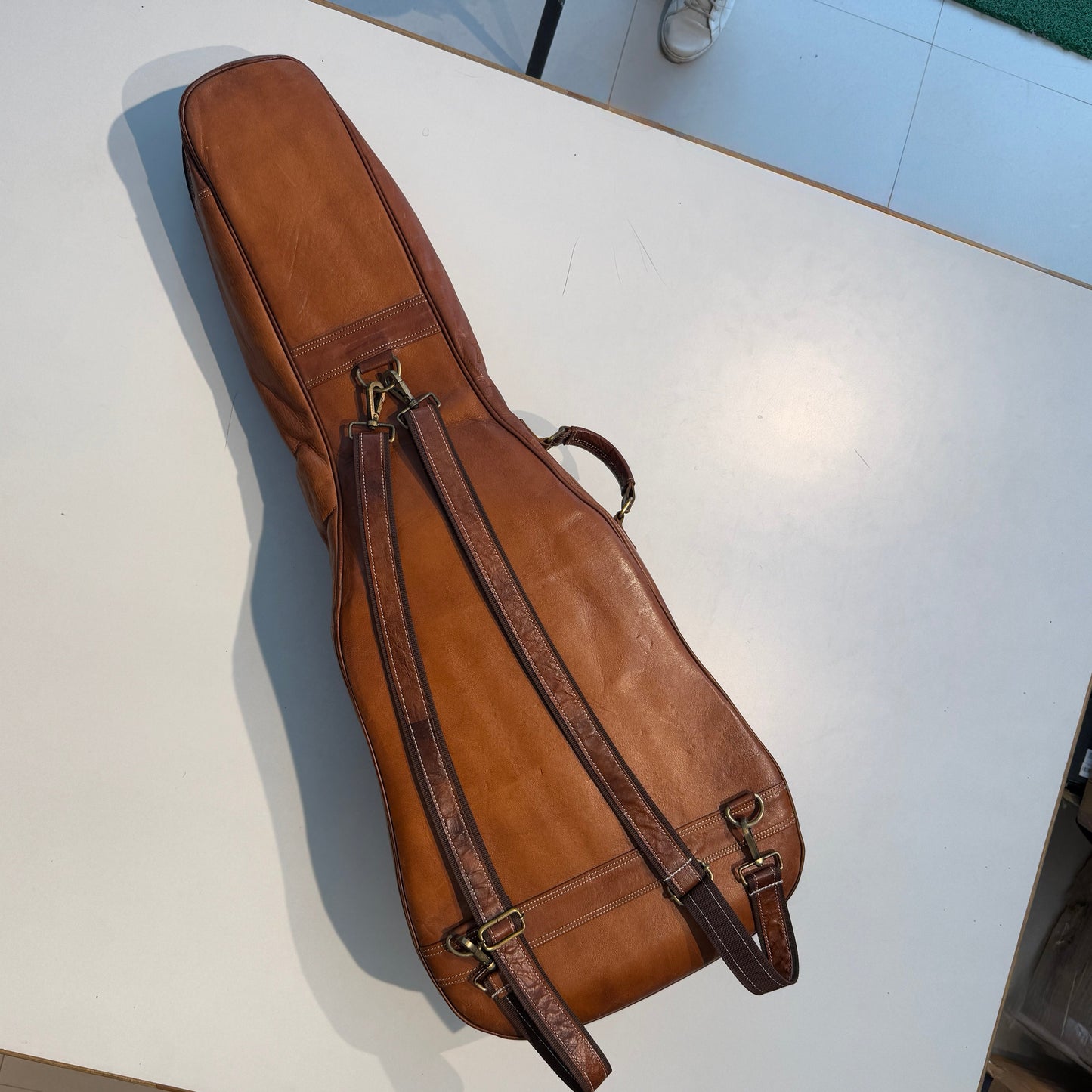 Personalisierter Leder-Gitarrenkoffer