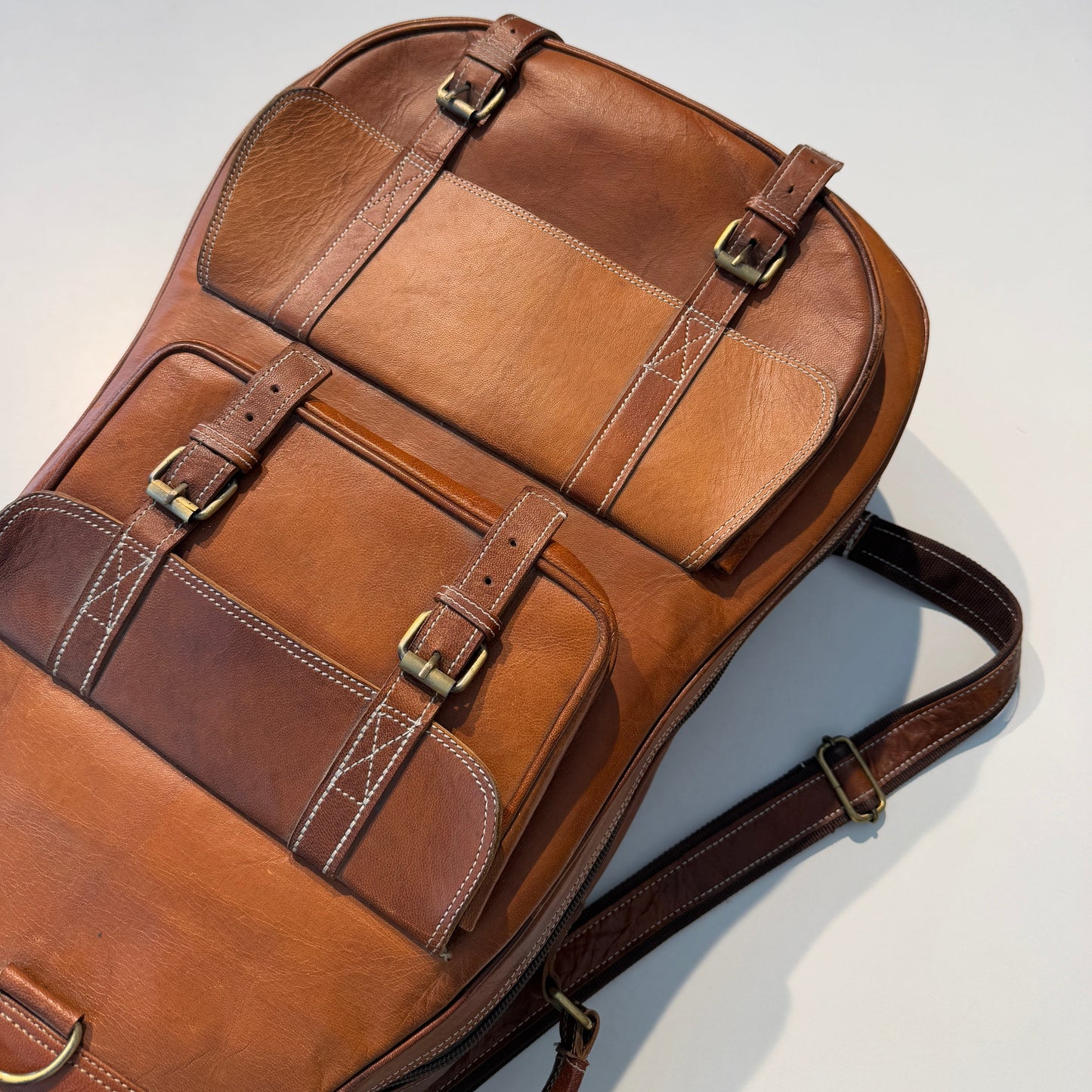 Personalisierter Leder-Gitarrenkoffer