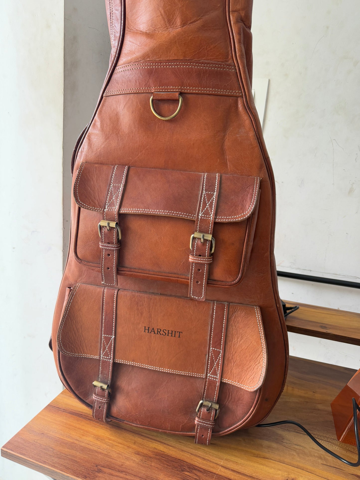 Personalisierter Leder-Gitarrenkoffer