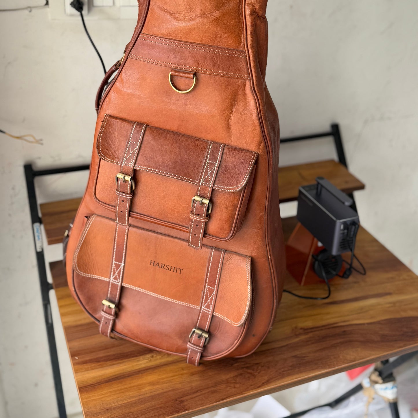 Personalisierter Leder-Gitarrenkoffer