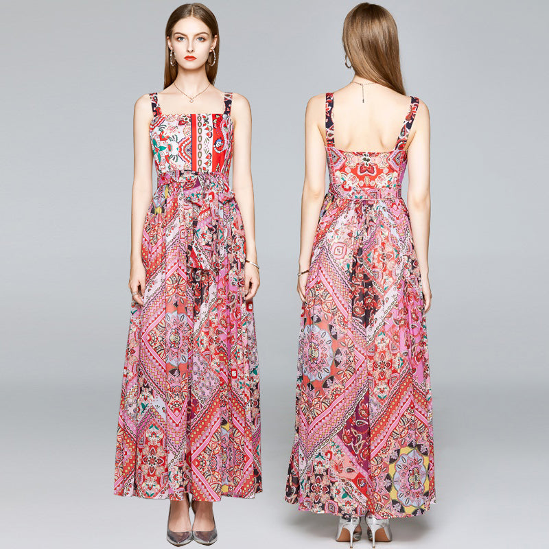 Prominentes kurzärmeliges Kleid