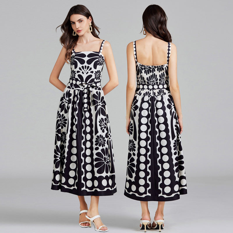 Prominentes kurzärmeliges Kleid
