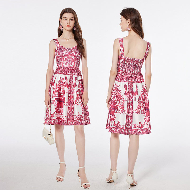 Prominentes kurzärmeliges Kleid
