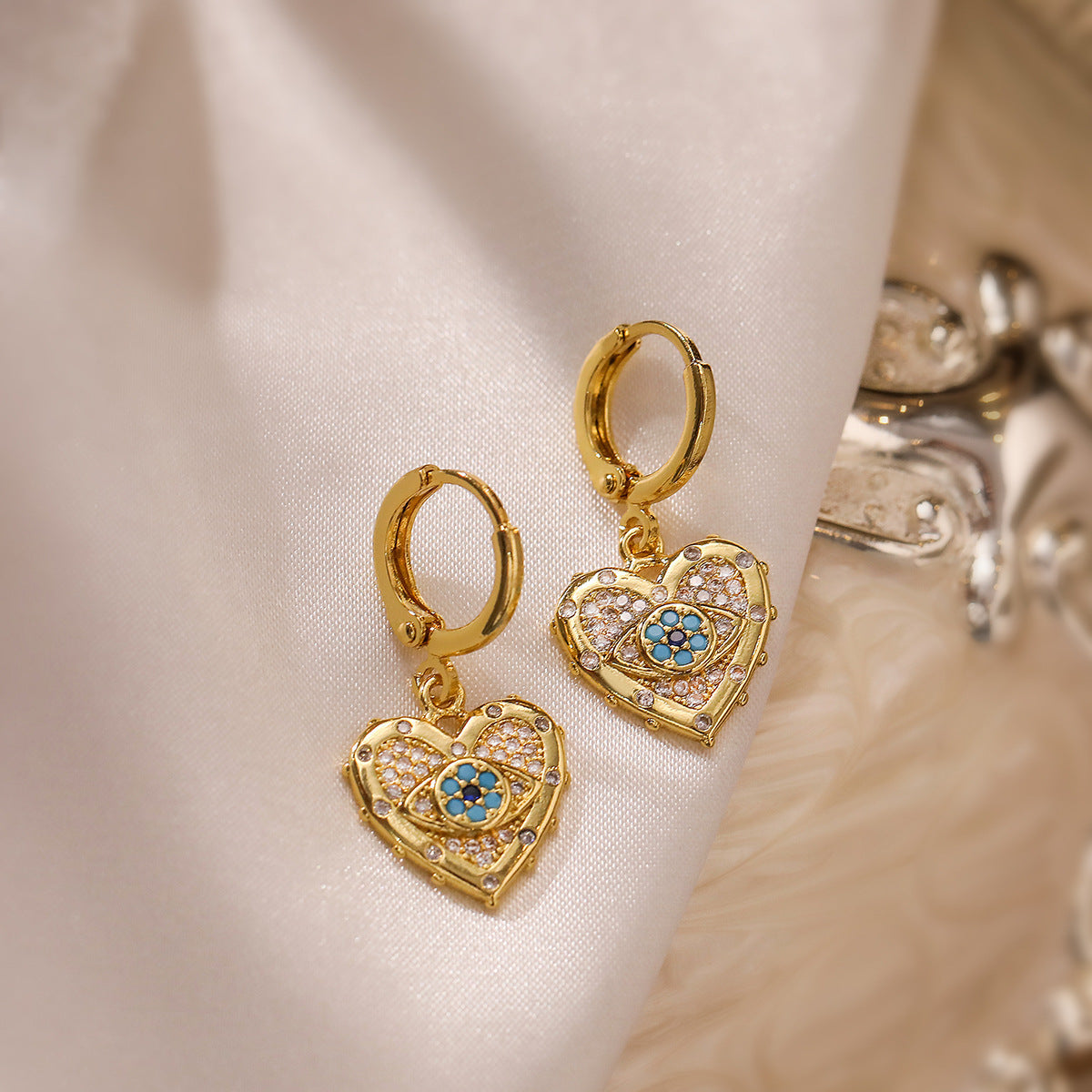 Heart-shaped Zircon Pendant Necklace and Earrings Set