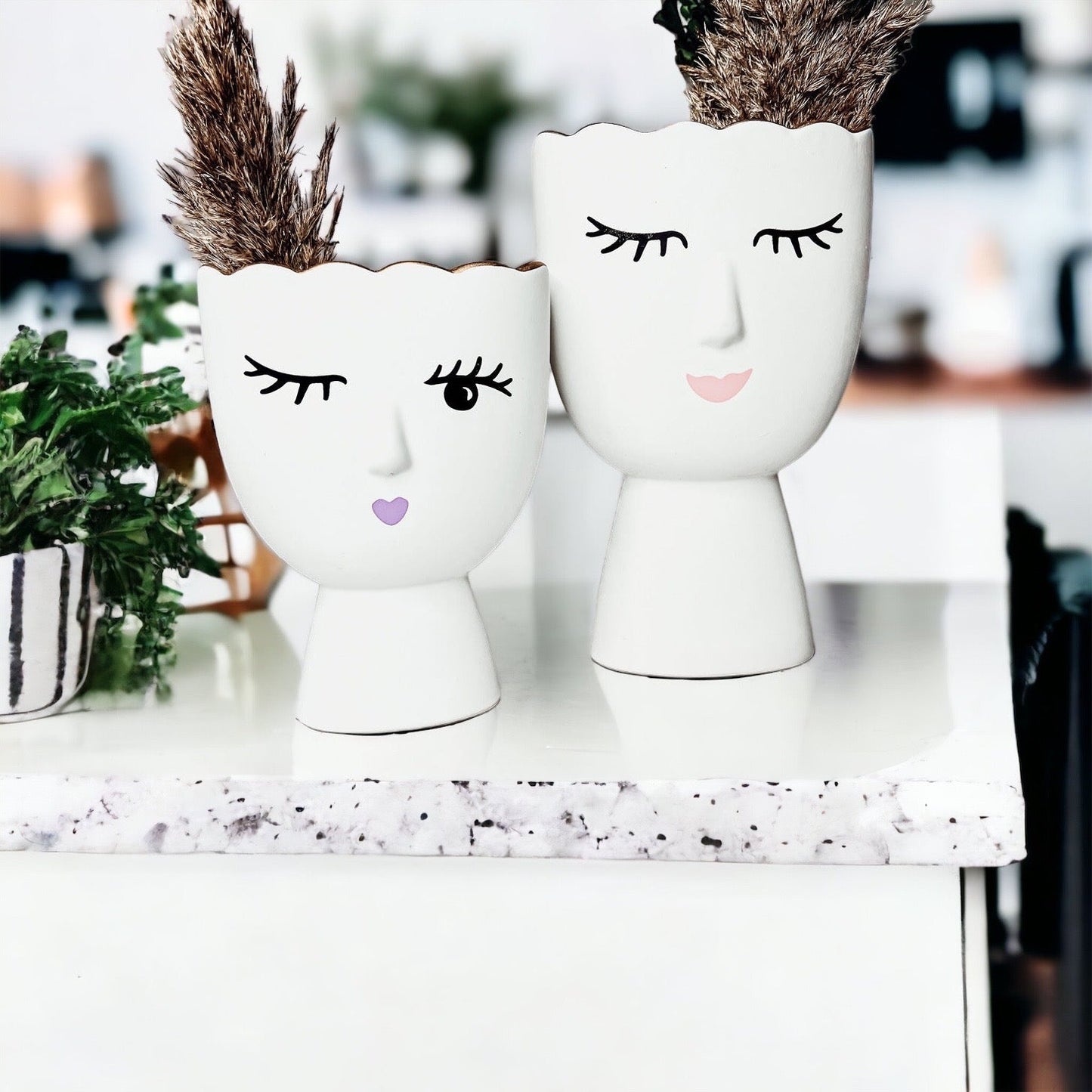 Lot de 2 vases en porcelaine Coquette, vases en céramique Clin d'œil et Sourire avec bordure dorée, décoration de coiffeuse fine