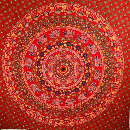 Rotes Elefanten- und Kamel-Mandala-Wandteppich