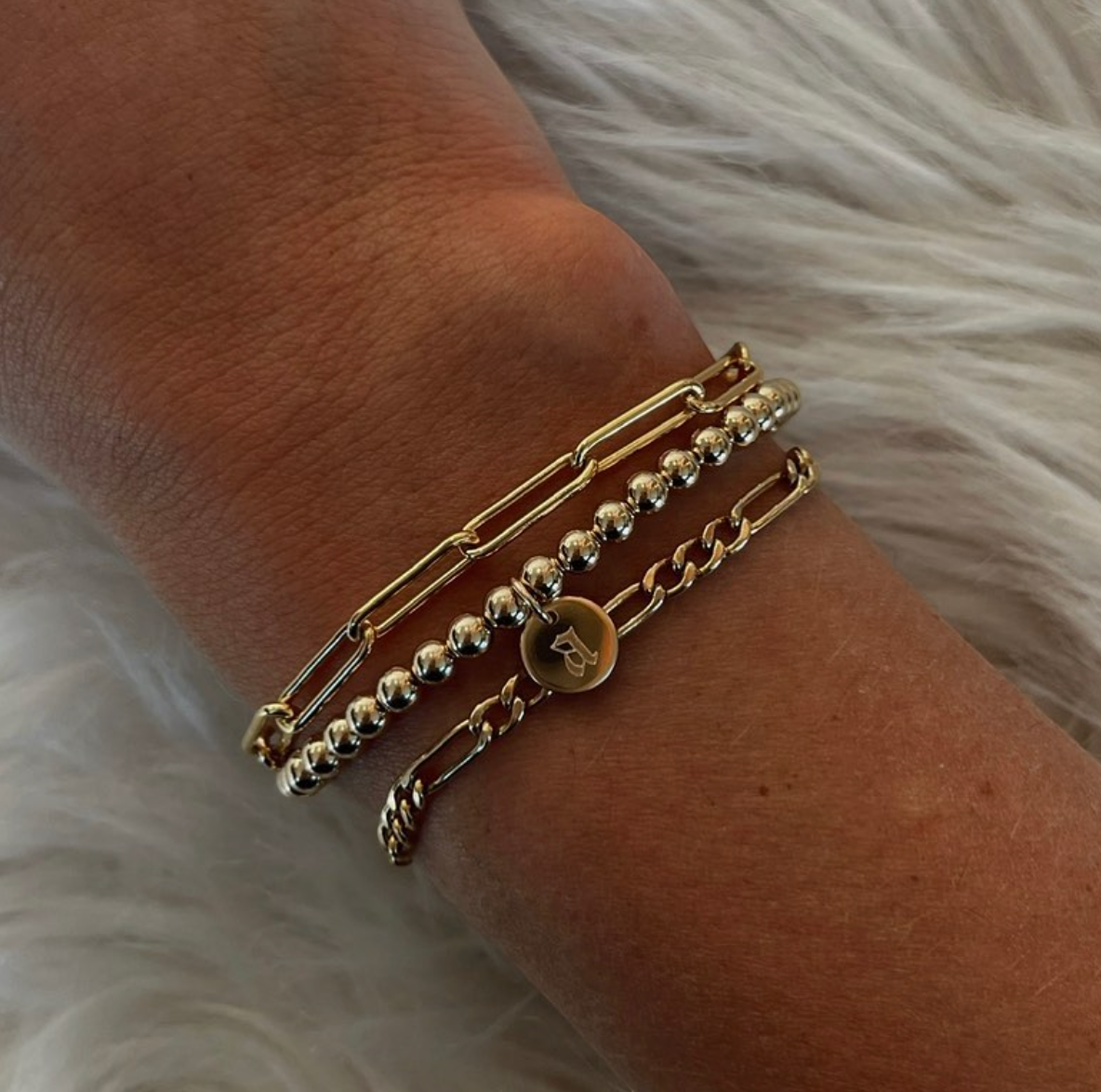 Old English Initial Juno Bracelet (4mm)