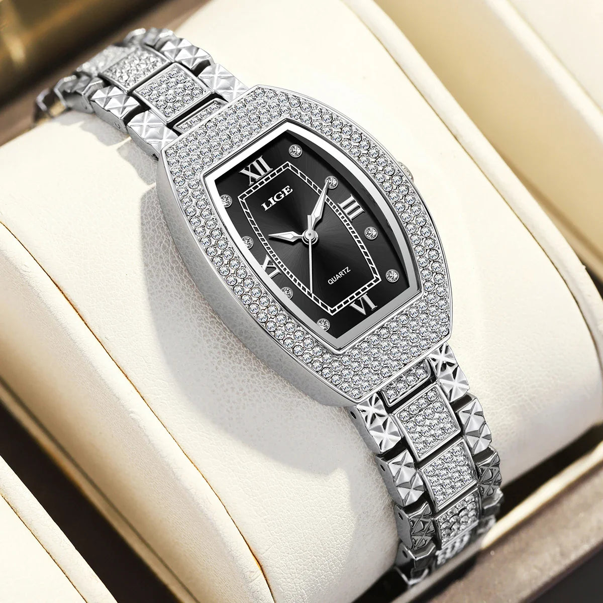 Montre habillée en acier inoxydable avec cristaux et diamants pour femme