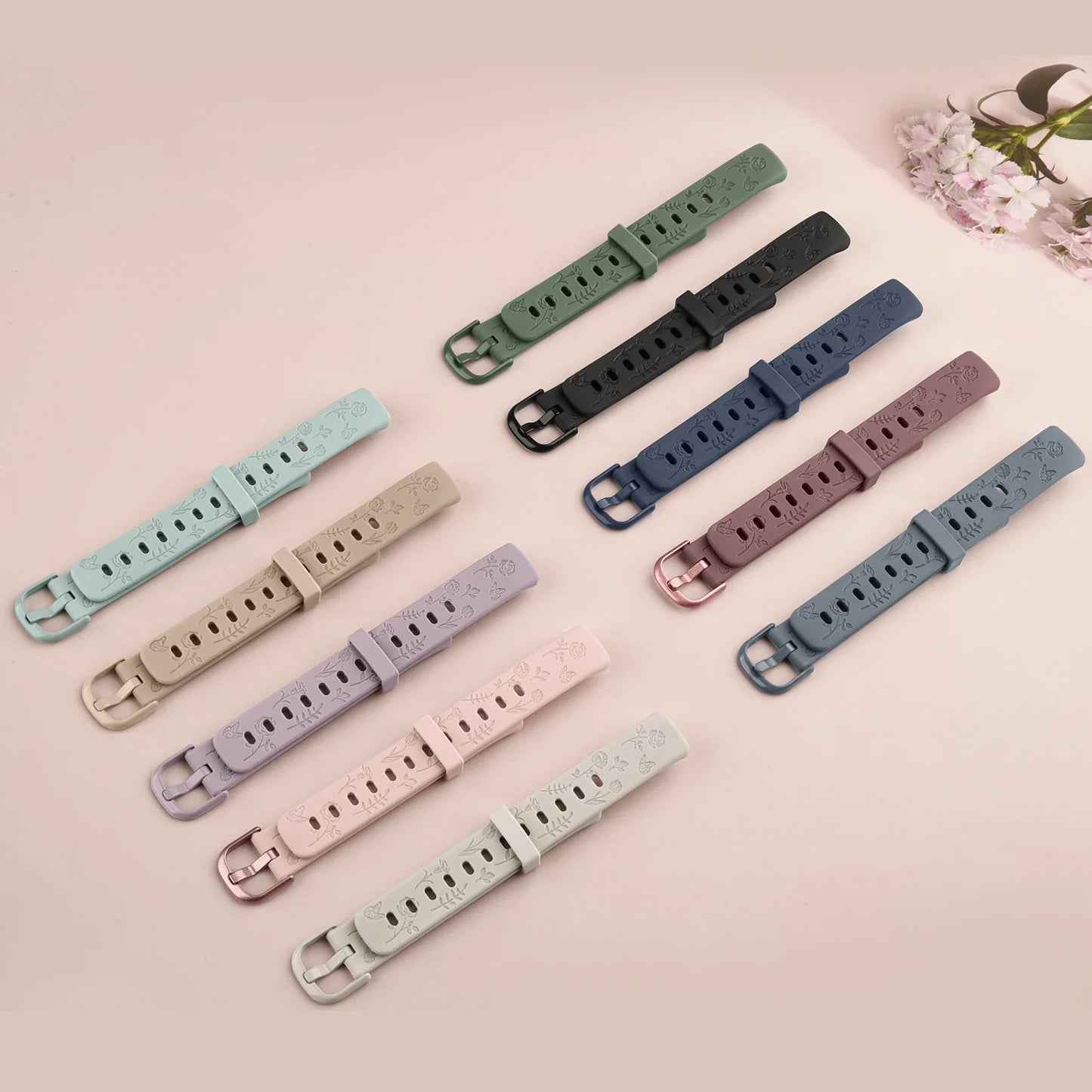 Bracelet Fitbit Luxe en TPU gravé de fleurs - Doux et confortable