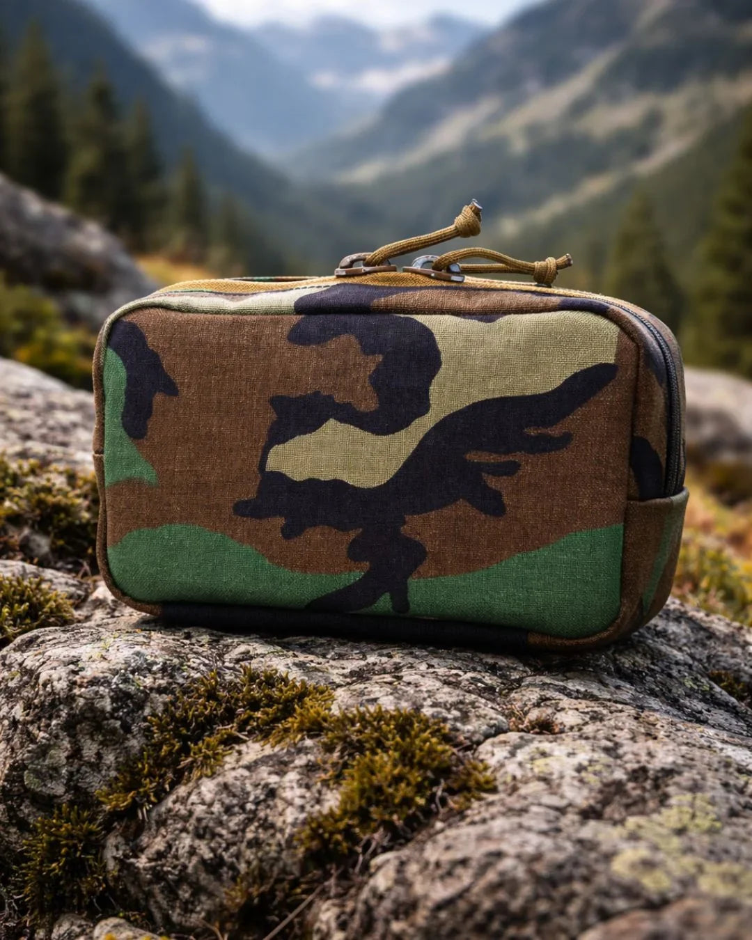 Minimalistische Wald-Gürteltasche
