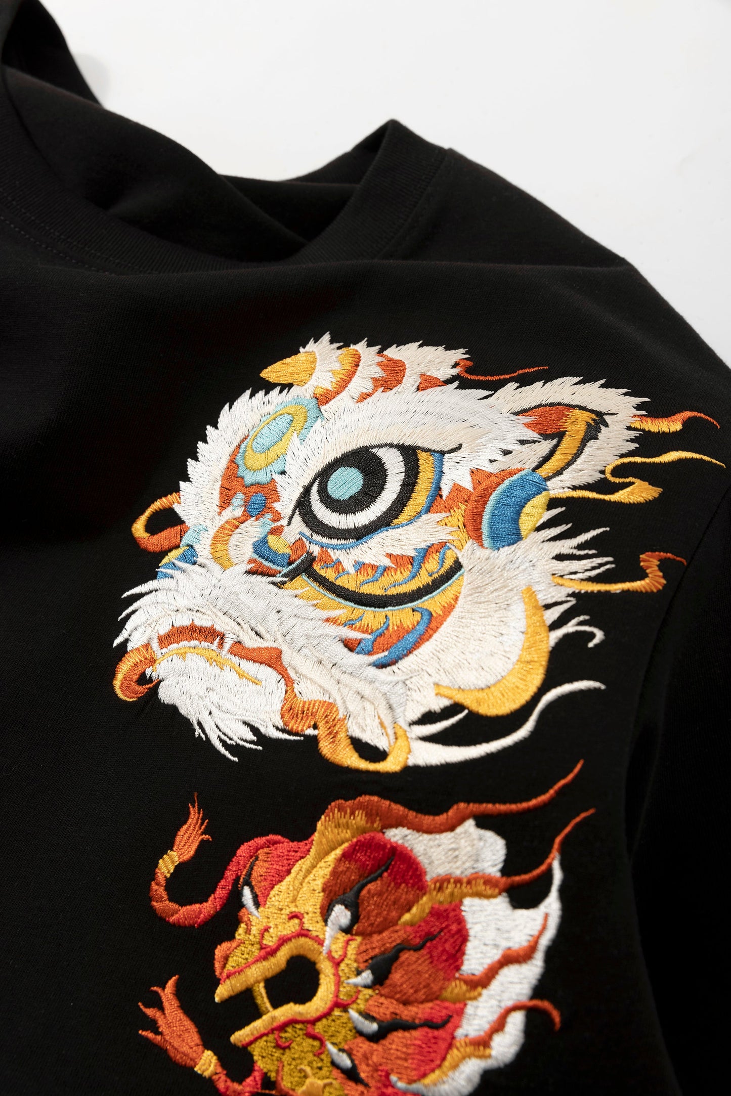 KH766 T-shirt brodé Lion