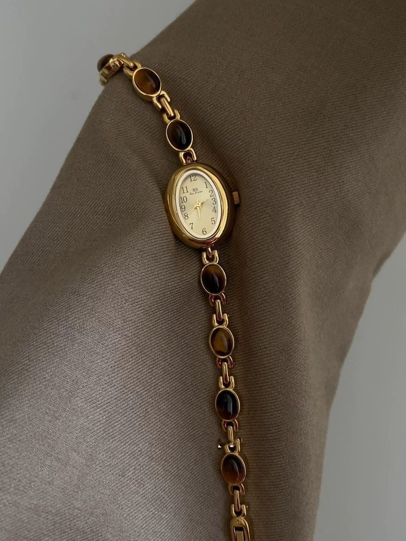Creative Vintage-style Fashion Watch For Women