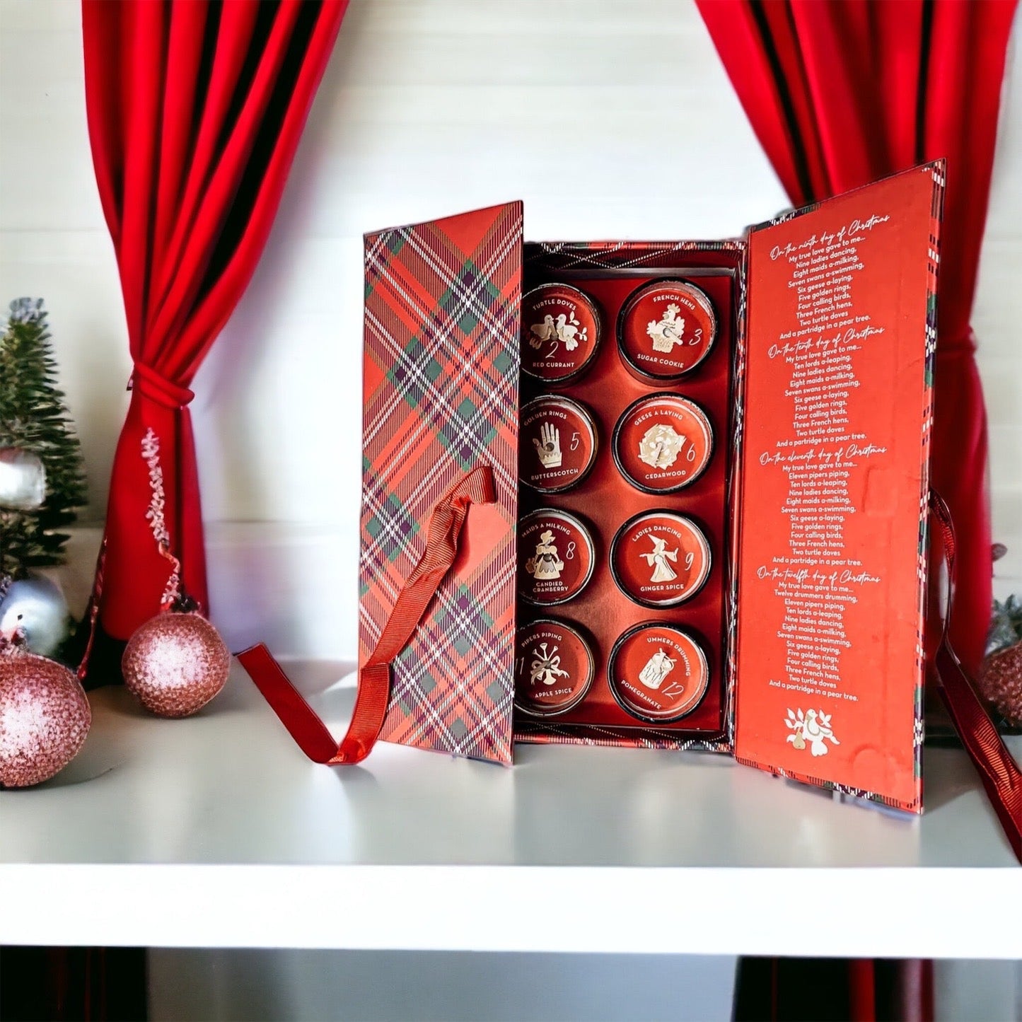 Lot de 12 bougies parfumées de l'Avent dans un coffret cadeau – Les Douze Jours de Noël