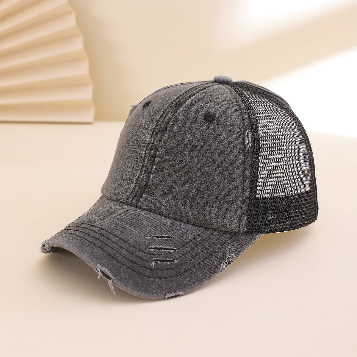 Distressed Washed Mesh Baseball Cap – Rear-Opening Design