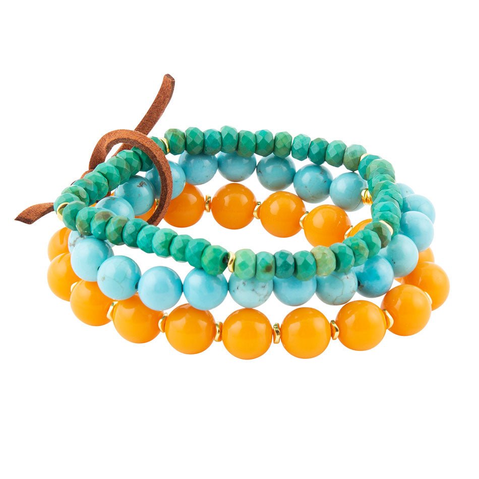 Ensemble de bracelets triples abricot bleuté dorés