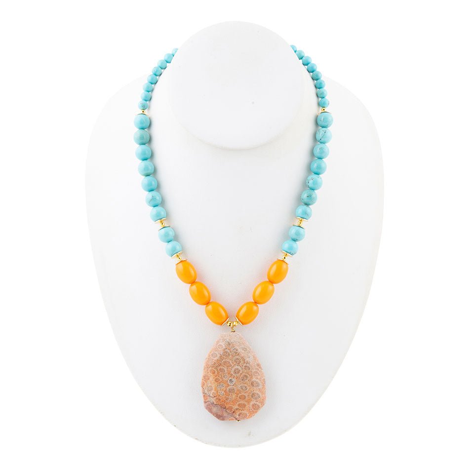 Collier pendentif en magnésite bleue fossile abricot doré