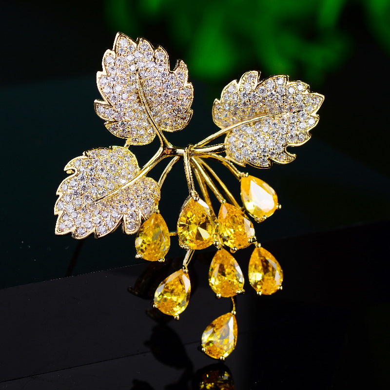 Fashionable And Elegant Grape Brooch Creative And Minimalist Pin