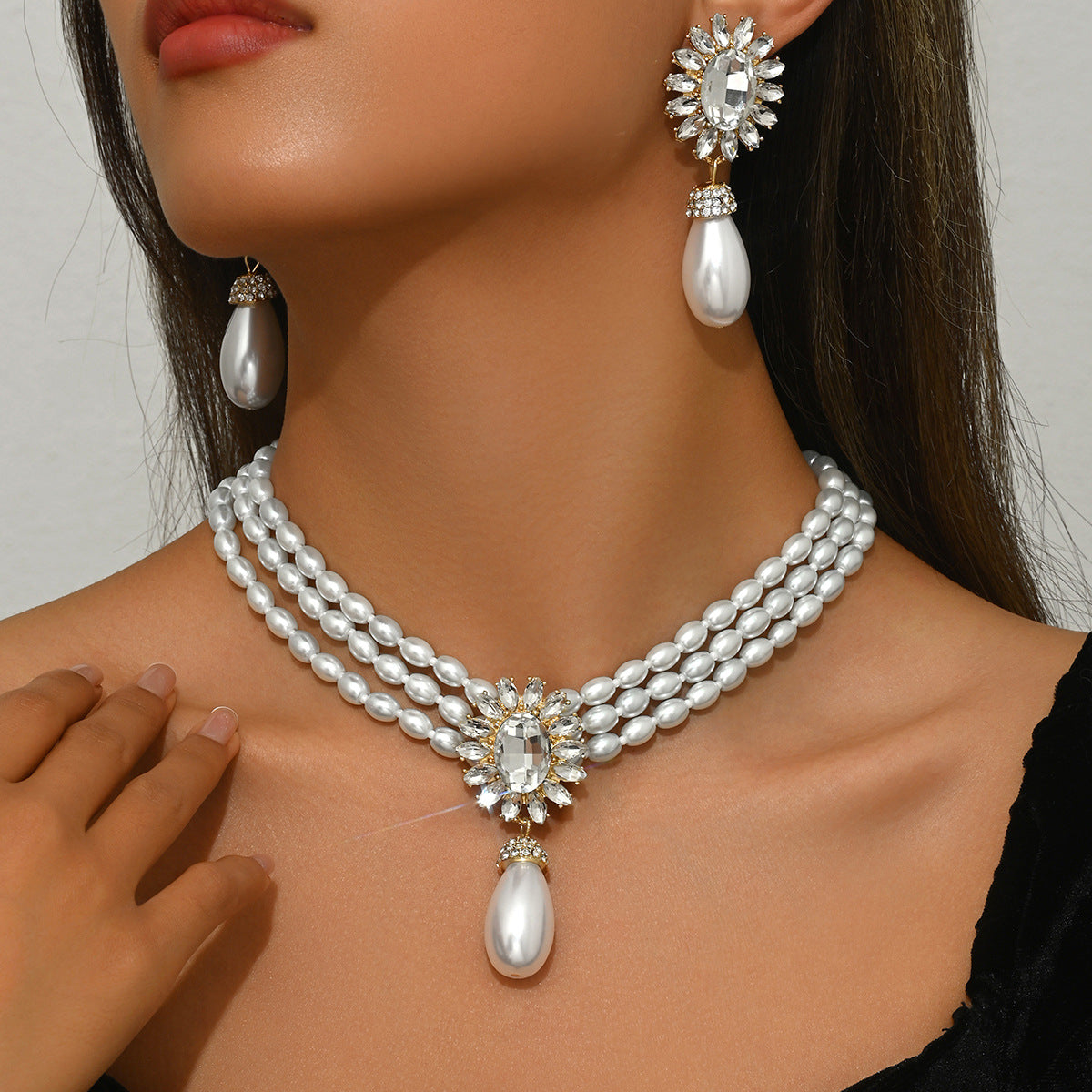 Geometric Light Luxury European American Women Jewelry Set, Niche Crystal Inlaid Multi-Layer Clavicle Chain Pearl Necklace & Matching Earrings
