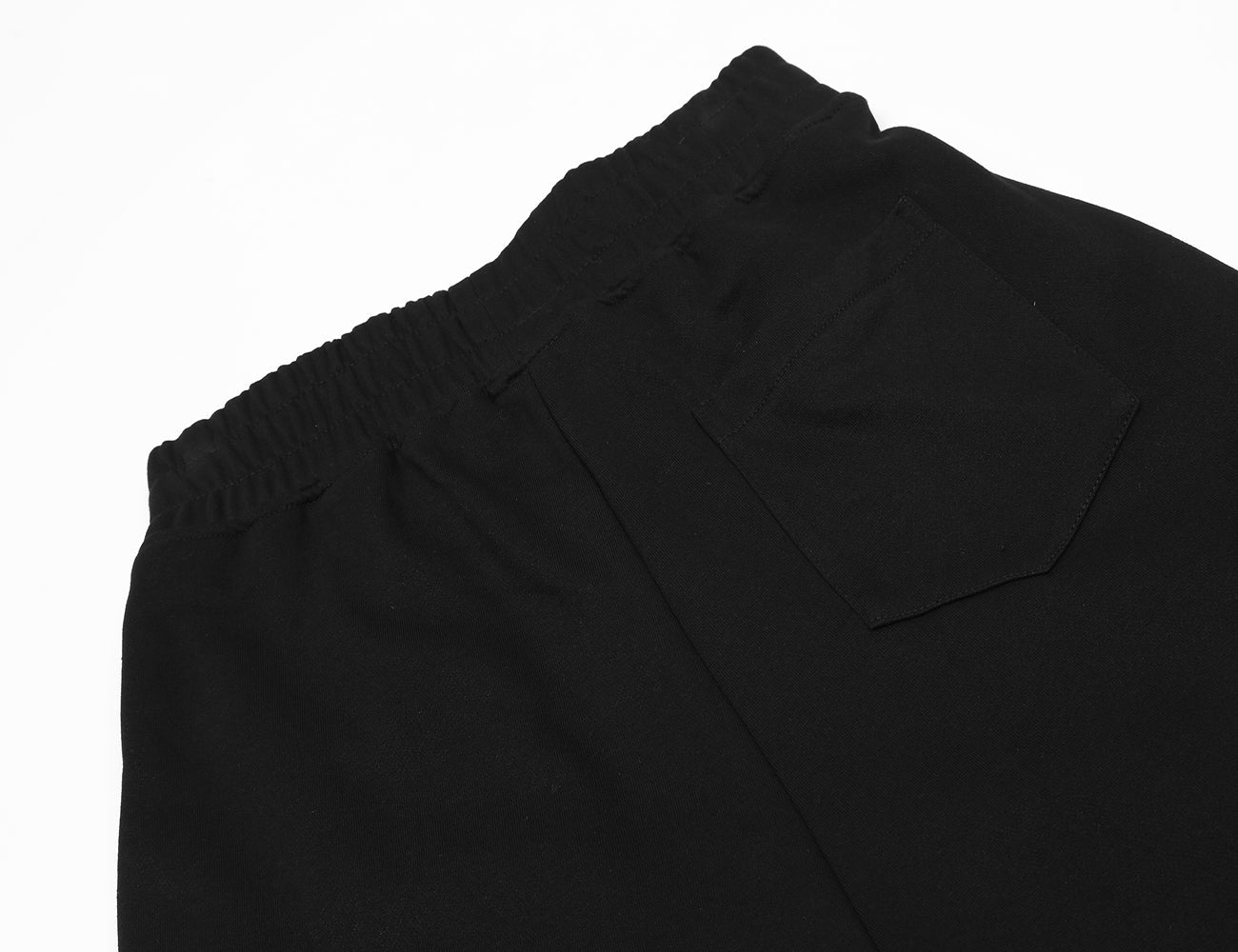 Short brodé deux pistolets