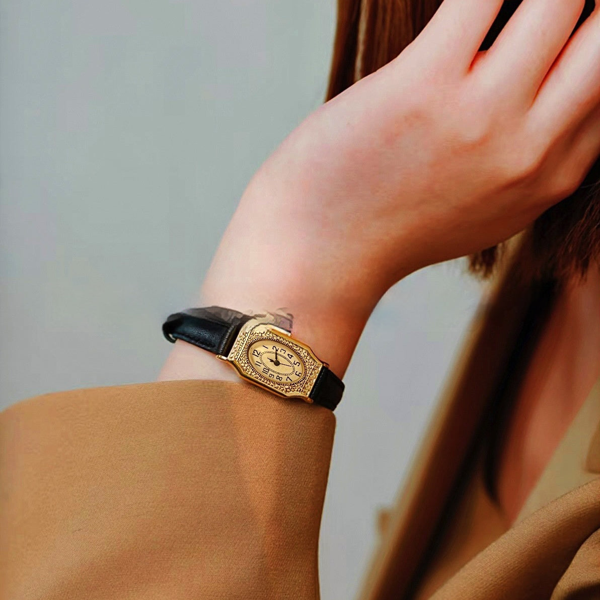 Vintage Luxury Carved Watch For Women