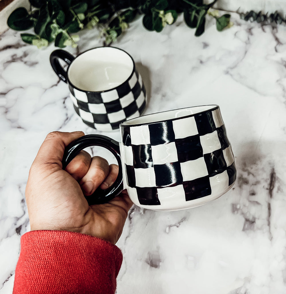 Mug en céramique à carreaux noir et blanc 400 ml peint à la main style rétro lavable au lave-vaisselle