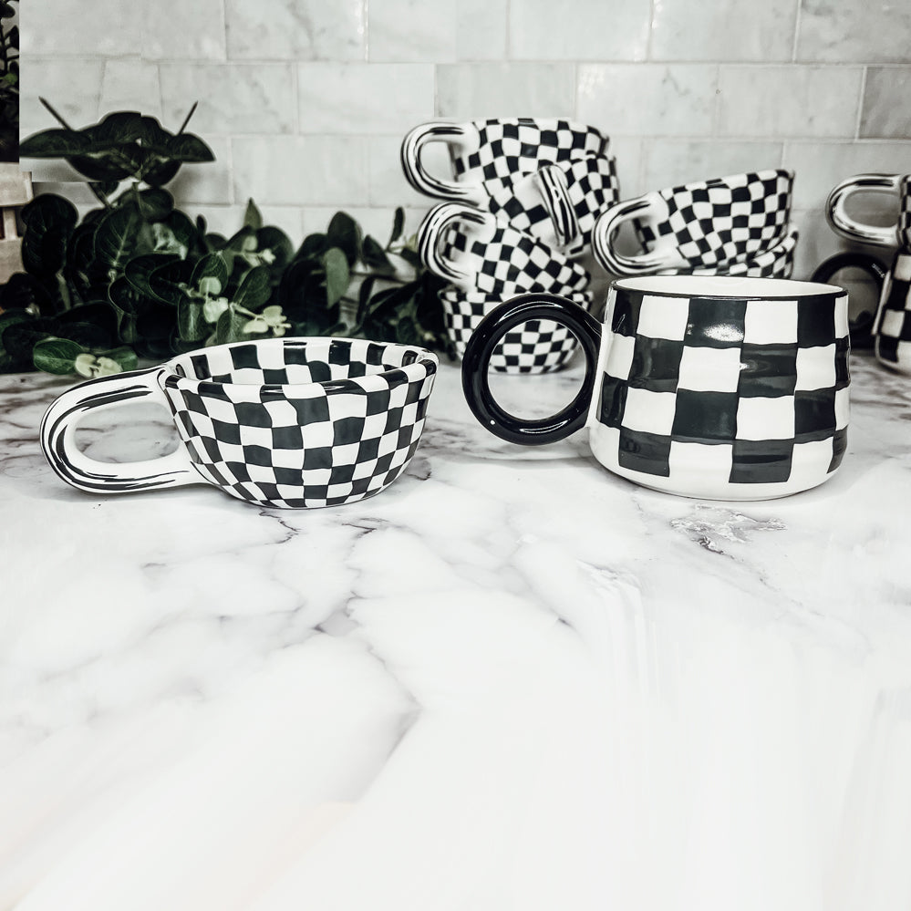 Mug en céramique à carreaux noir et blanc 400 ml peint à la main style rétro lavable au lave-vaisselle