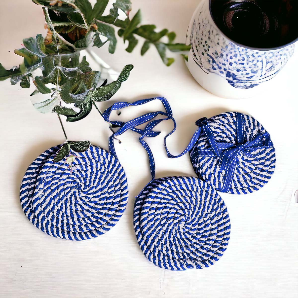 Dessous de Verre Tressés Bleus pour les Fêtes, Lot de 4, à Rayures Canne à Sucre, Protections de Table, Tapis Absorbants pour Boissons