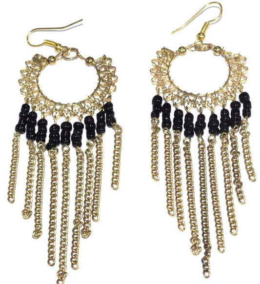 Boucles d'oreilles créoles bohèmes en filigrane doré et perles noires