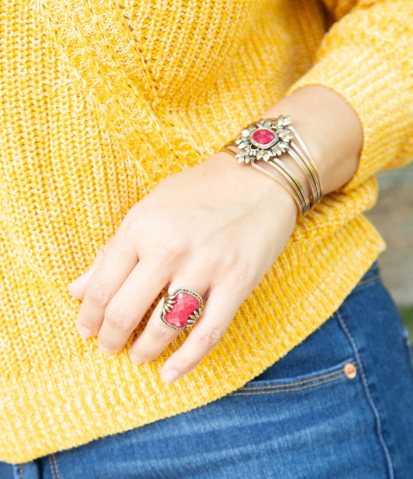 Bordeaux Quarz und bronzenes kunstvolles Armband