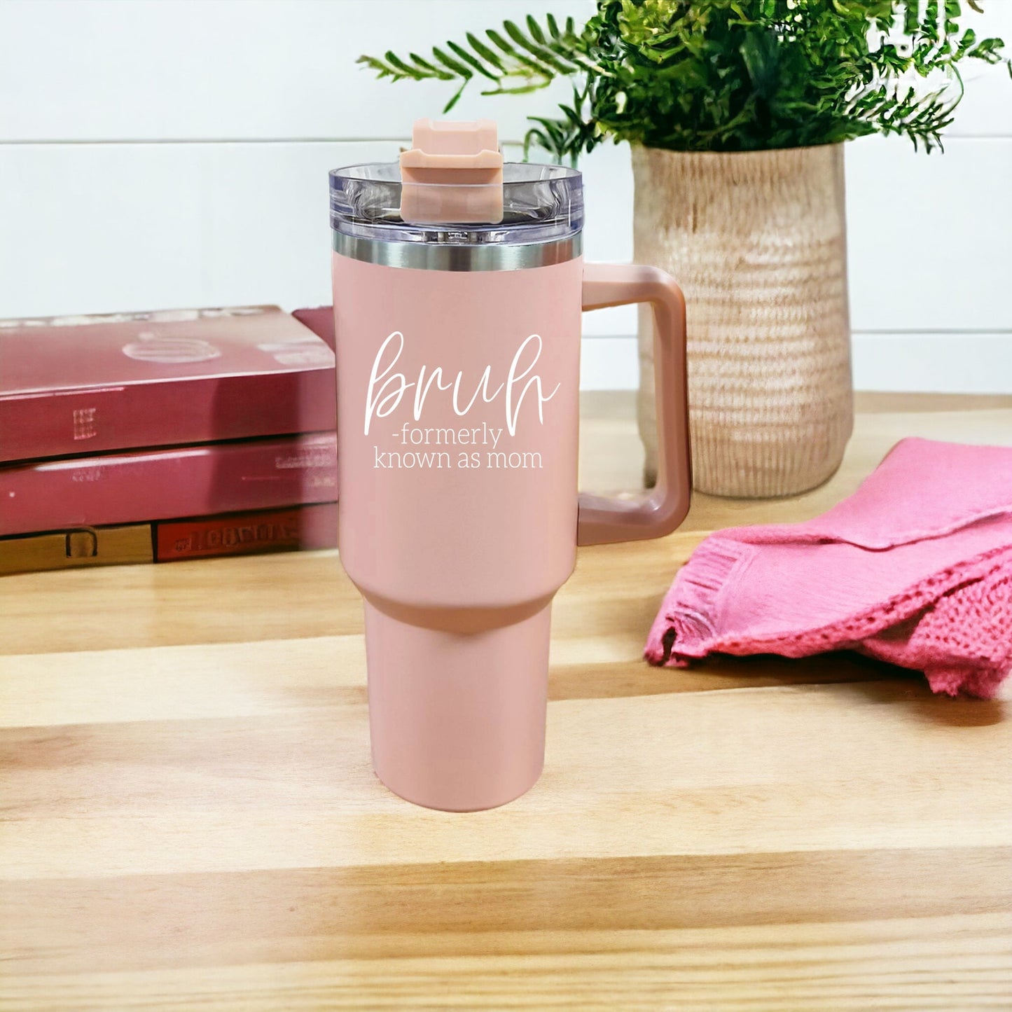 Gobelet isotherme rose de 1,2 L avec poignée, couvercle et paille, Tasse "Bruh Mom" humoristique