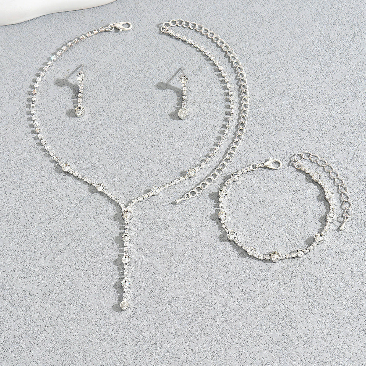 Niche Design High-Gloss Women Jewelry Set, Unique Cubic Zirconia Inlaid Necklace, Bracelet & Stud Earrings Matching Accessories