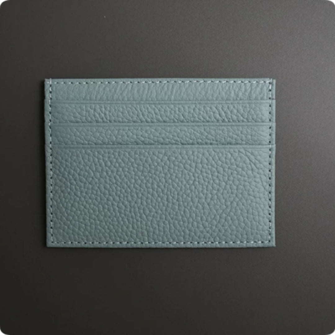 A Simple, Practical, And Exquisite One-piece Card Holder Made Of Top-grain Cowhide.