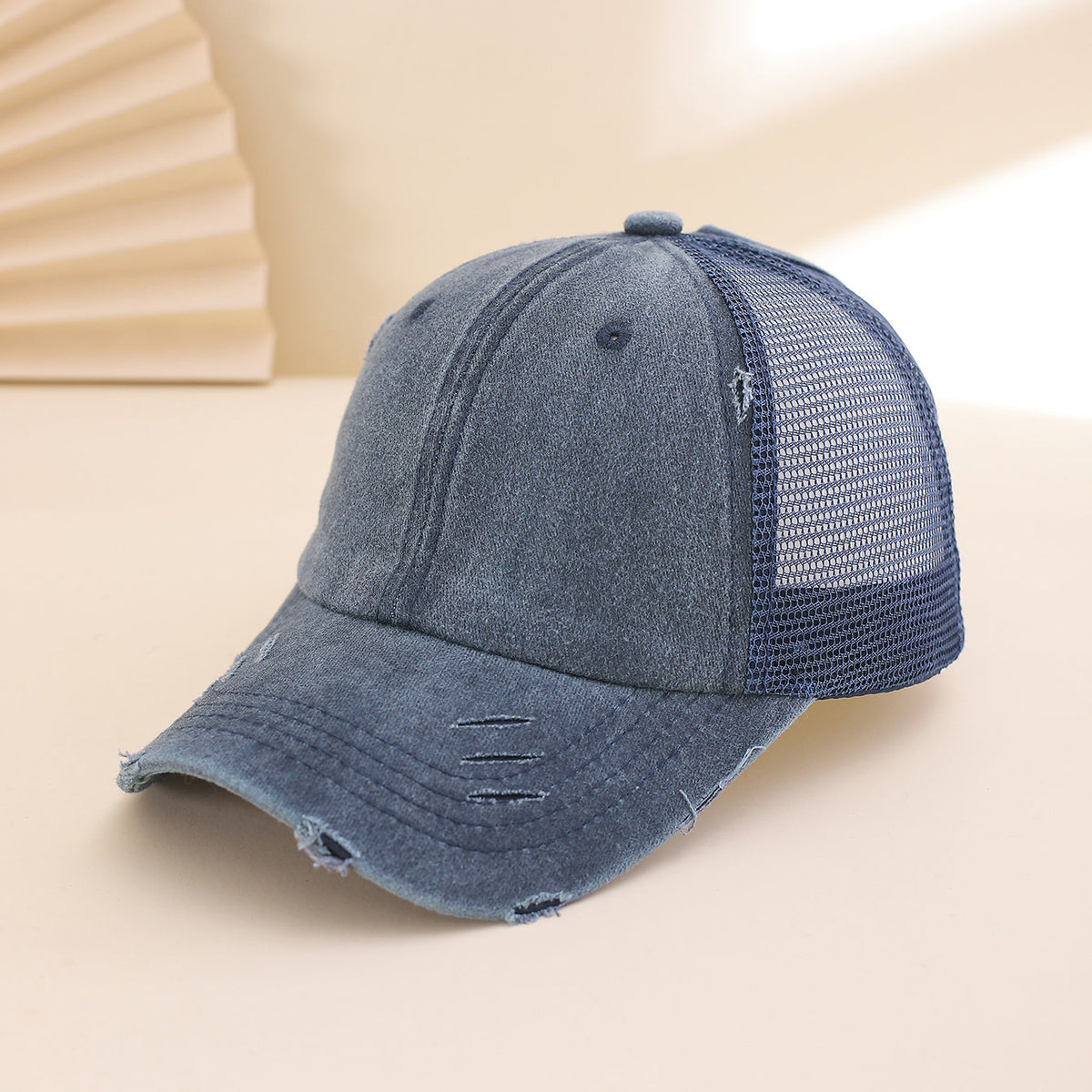Distressed Washed Mesh Baseball Cap – Rear-Opening Design