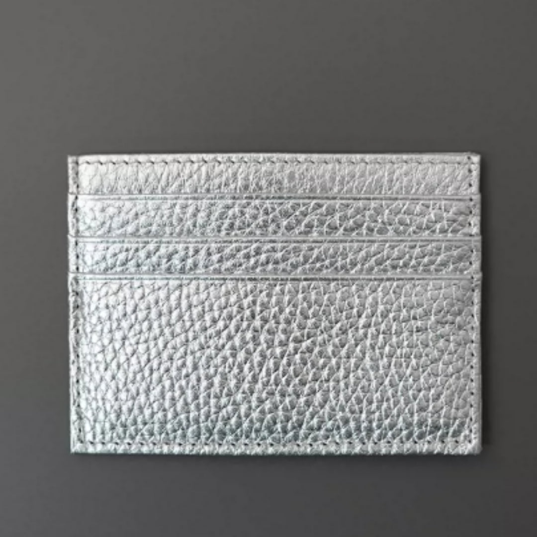 A Simple, Practical, And Exquisite One-piece Card Holder Made Of Top-grain Cowhide.
