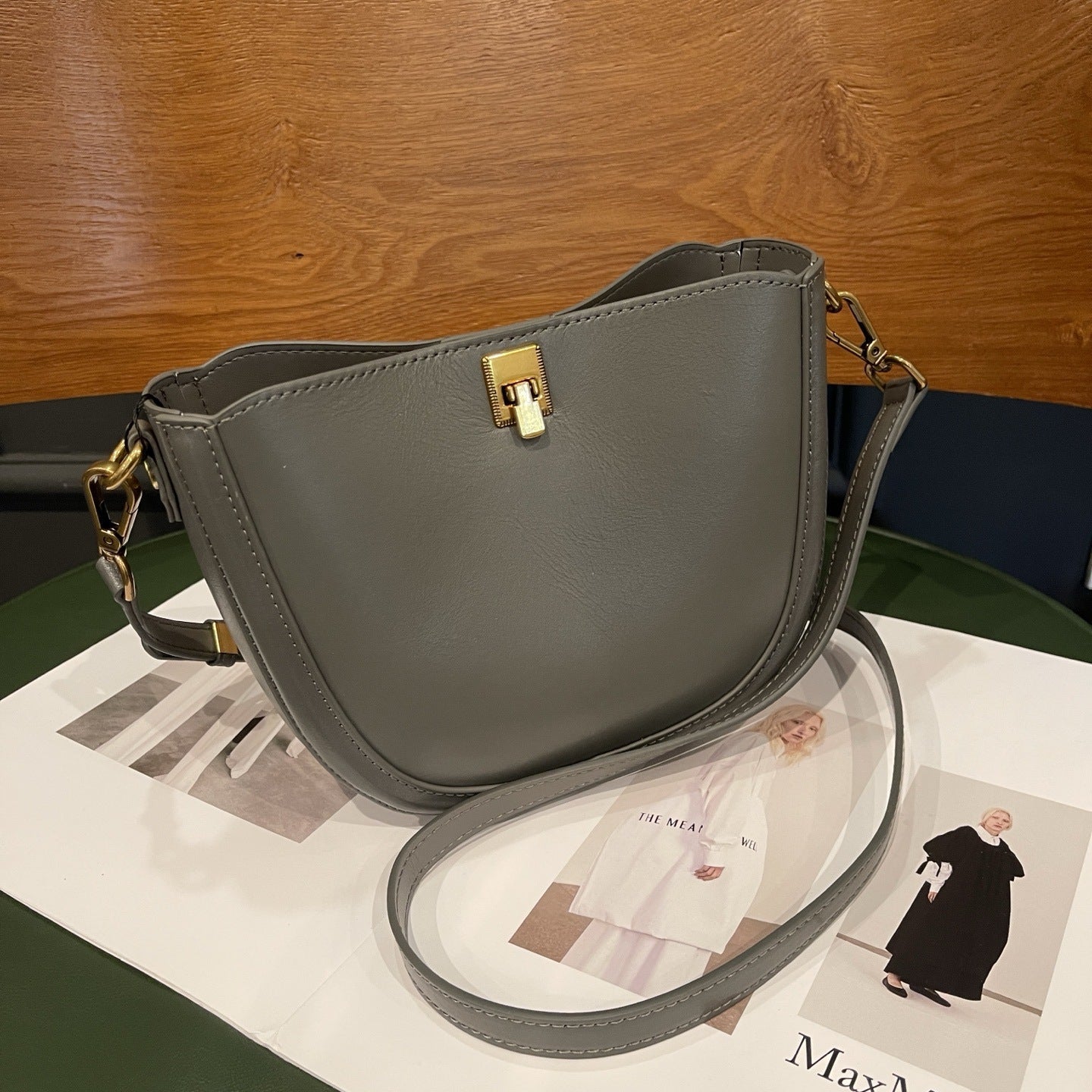 New Genuine Leather Saddle Bag, Versatile Commuter Women's Bag, Single Shoulder And Crossbody, Top-grain Cowhide, Simple And Stylish Shell Bag