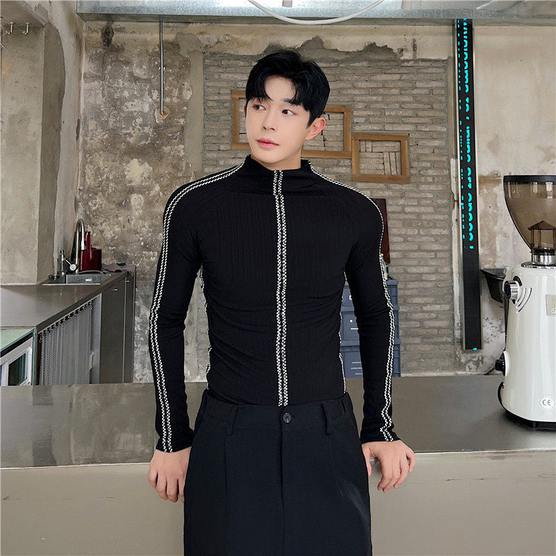 Autumn Niche Collection Statement Top With A Stand-up Collar And Visible Stitching
