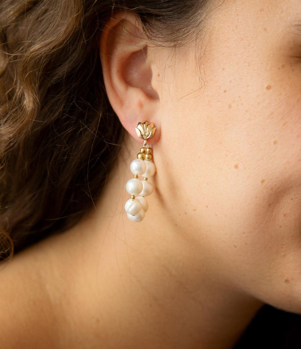 Carly White Pearl Ohrringe mit komplettem Ring und goldenem Stecker