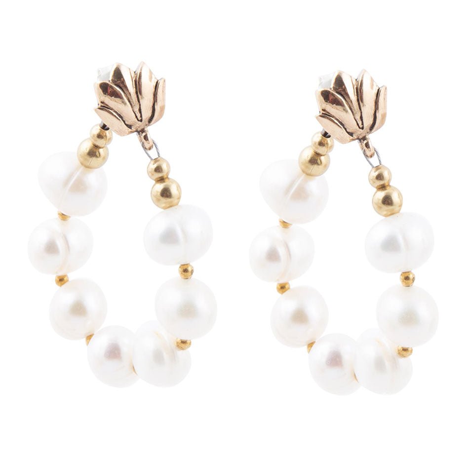 Carly White Pearl Ohrringe mit komplettem Ring und goldenem Stecker