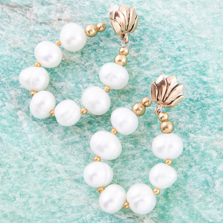 Carly White Pearl Ohrringe mit komplettem Ring und goldenem Stecker