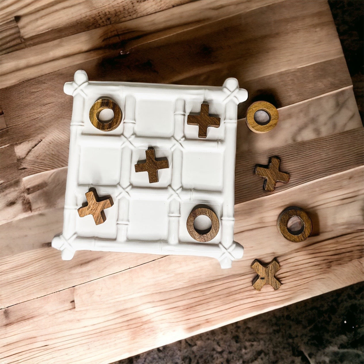 Keramik-Tic-Tac-Toe-Spiel, Bambus-Imitat-Brett mit Akazienholzfiguren, Deko