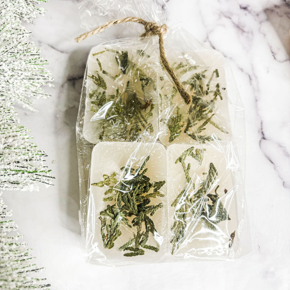 Galets de Cire XL Sapin de Noël 4 Cubes Parfum Doux de Cèdre Frais et de Pin pour les Fêtes