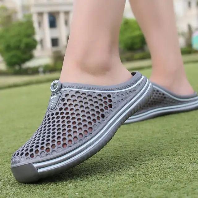 Classic Women Shoes Beach Closed Toe Slippers Unisex Hollow Out Casual Couple Flip Flops Garden Clogs  Non-slide Men And Women Slippers