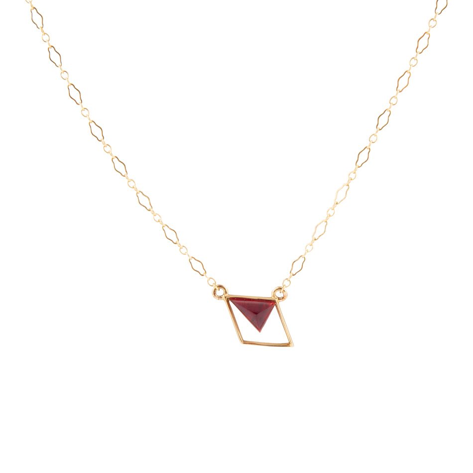 Collier triangle en corindon et bronze