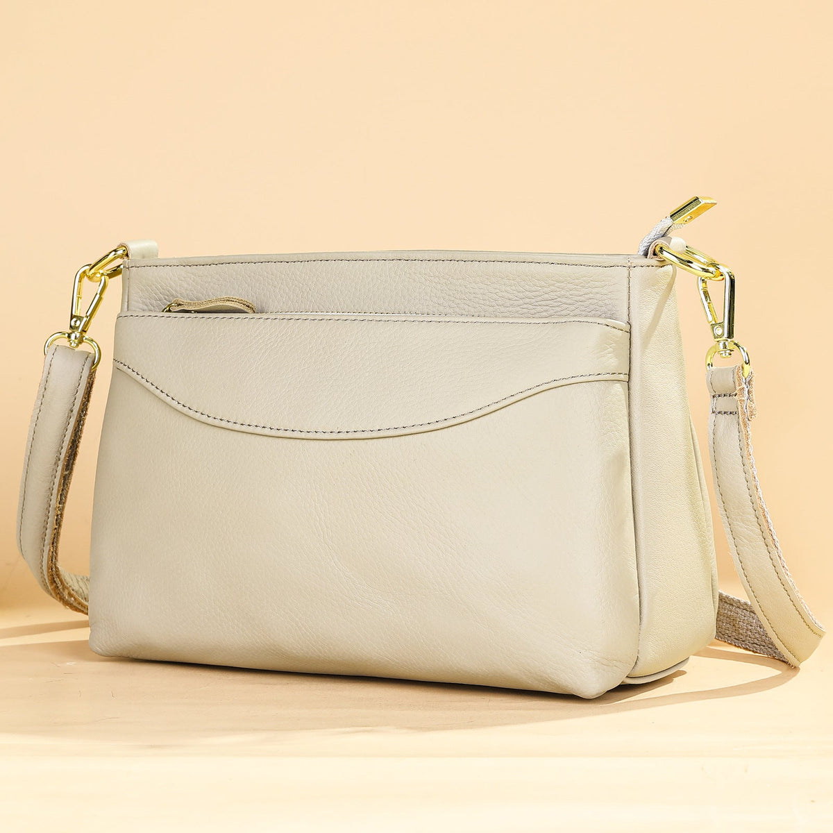 Womens Fashionable Casual Crossbody Bag Made Of Full-Grain Leather