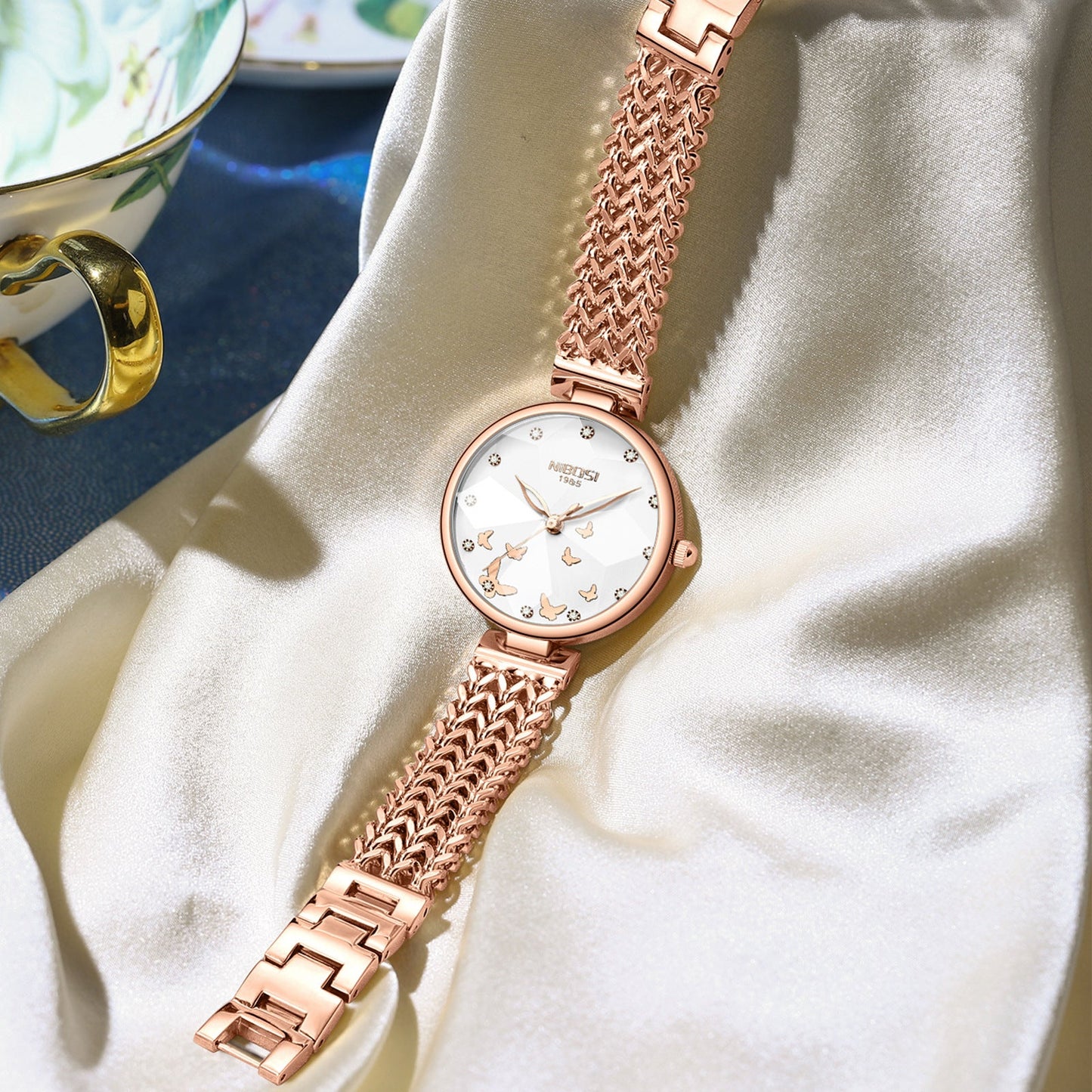 New Stylish Niche Womens Waterproof Watch With A Steel Band
