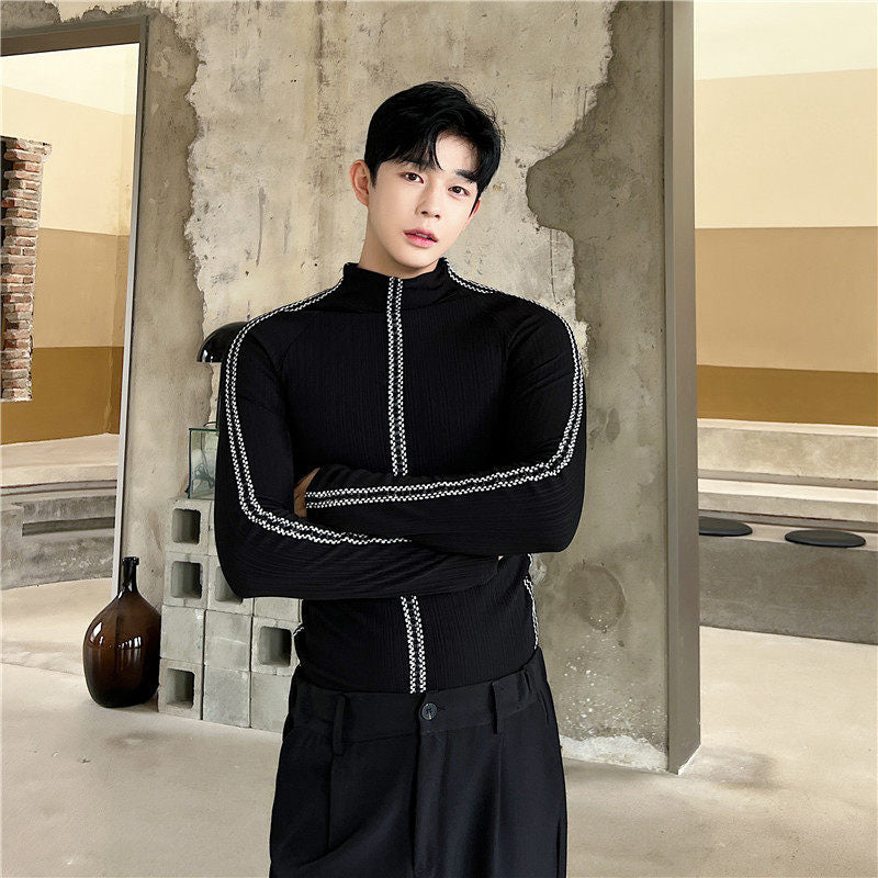 Autumn Niche Collection Statement Top With A Stand-up Collar And Visible Stitching