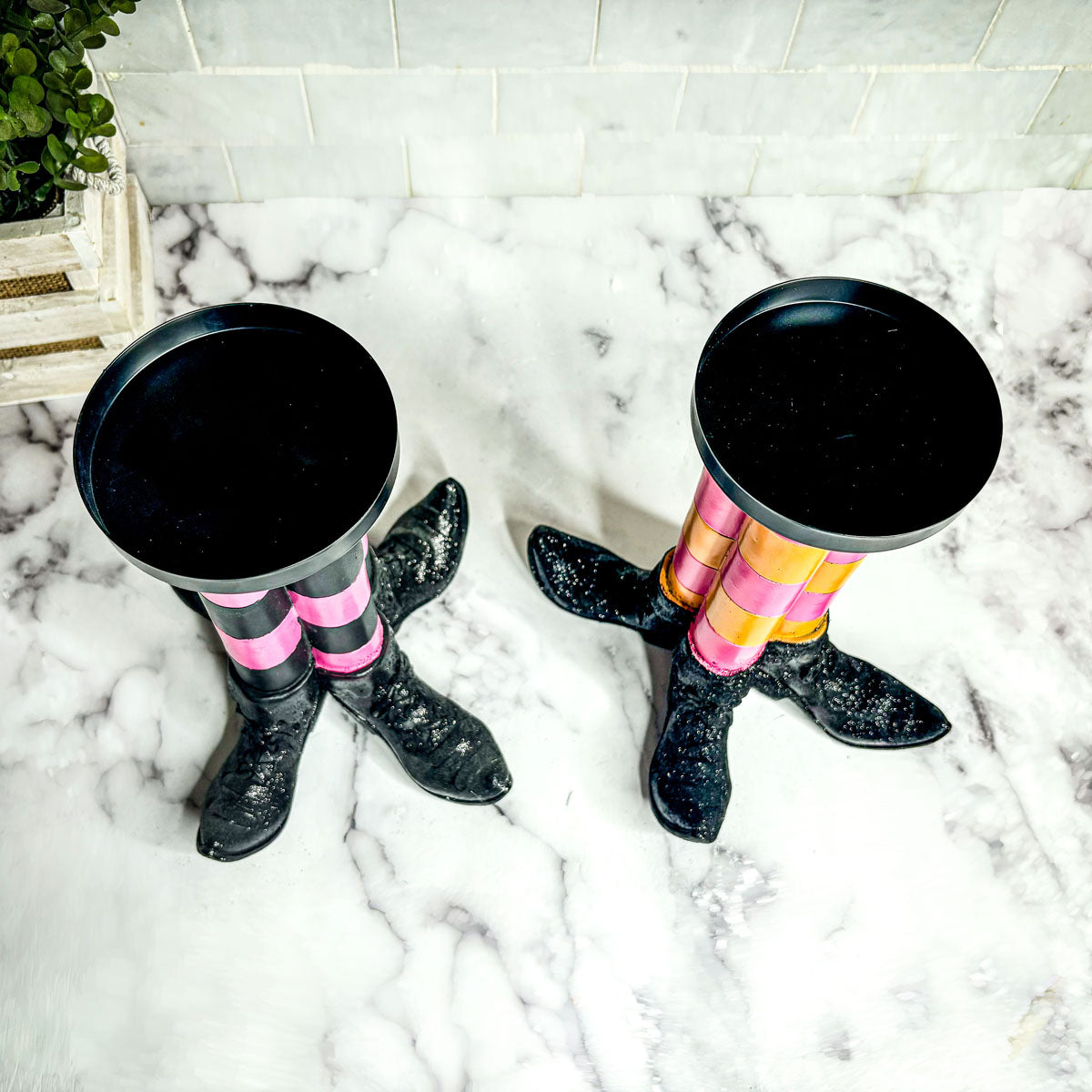 Bougeoir Pilier Sorcière Décoration d'Halloween Bottes Rayées Pailletées